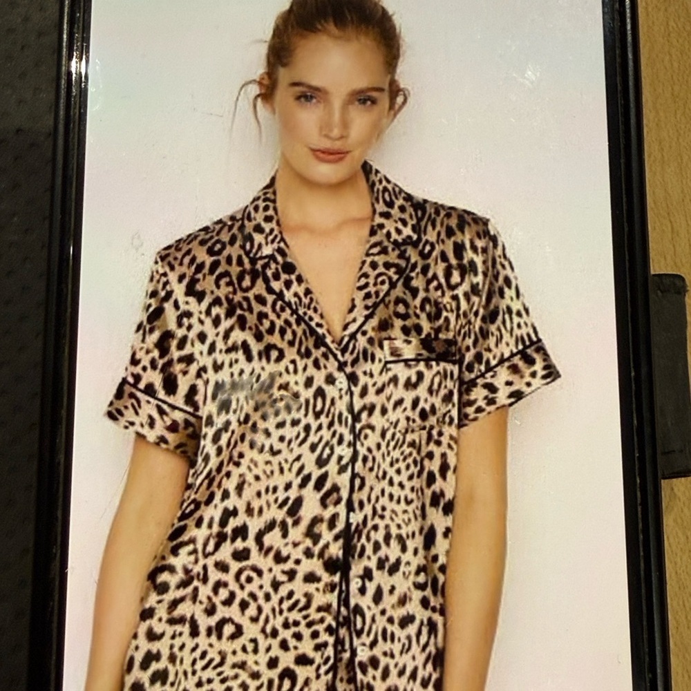 Victoria’s Secret Champagne Leopard Print Satin Pajama Top Sz XL